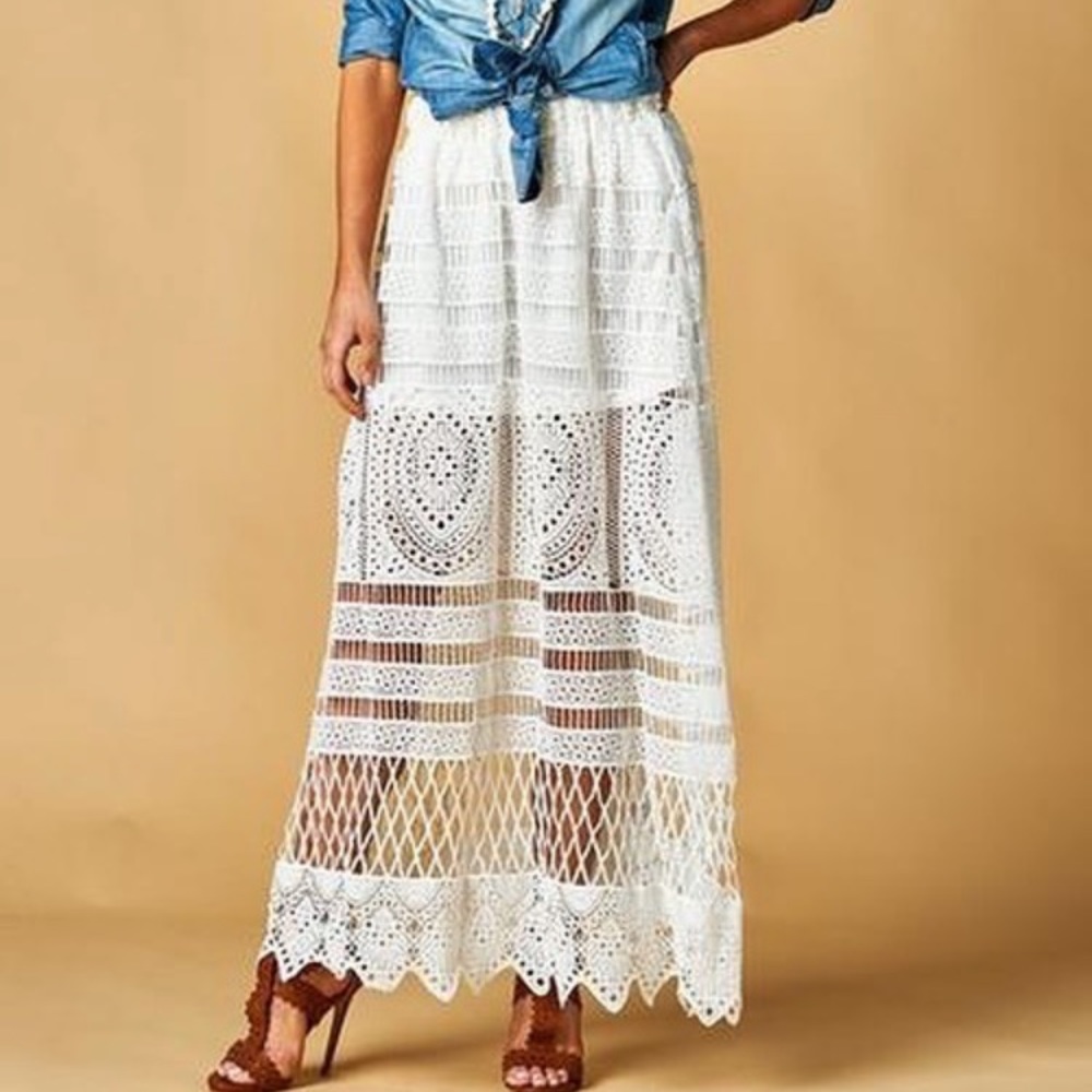 White Lace maxi skirt Size Small NWOT